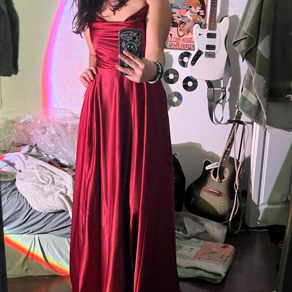 winslow formal satin lace-up dress size 5 in color wine - Picture 4 of 4